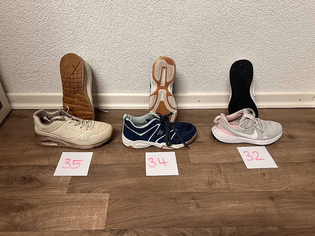Scarpe per ragazze: Turnschuhe - Kinderschuhe 31-35 – Usato da Gunzgen venduto da Jack_83 1