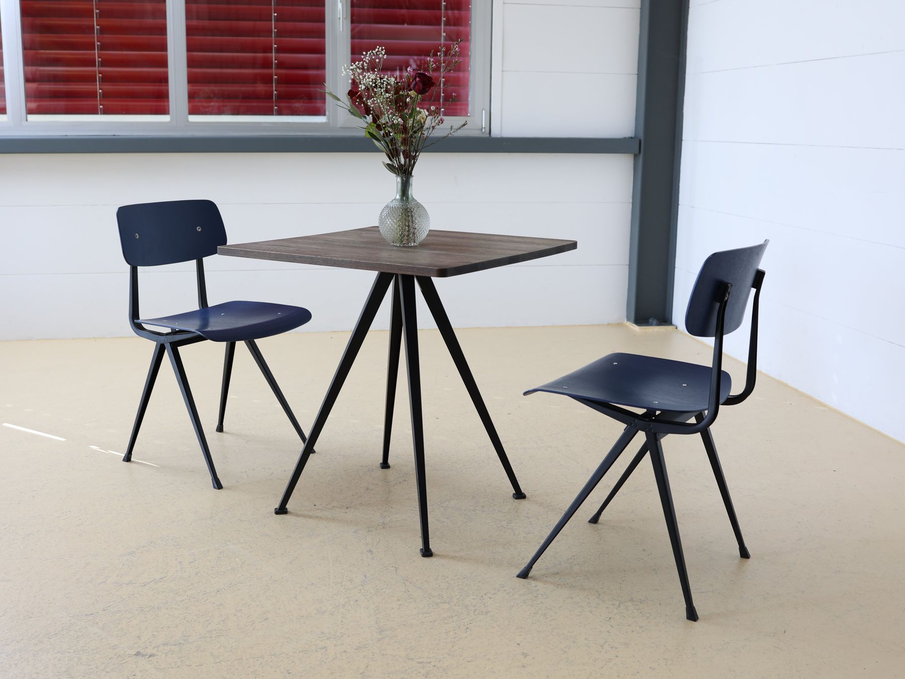 Hay Tische: HAY Pyramid Café Tisch 21 | Eiche – Gebraucht aus Meinisberg von atelier_TILIJA 1