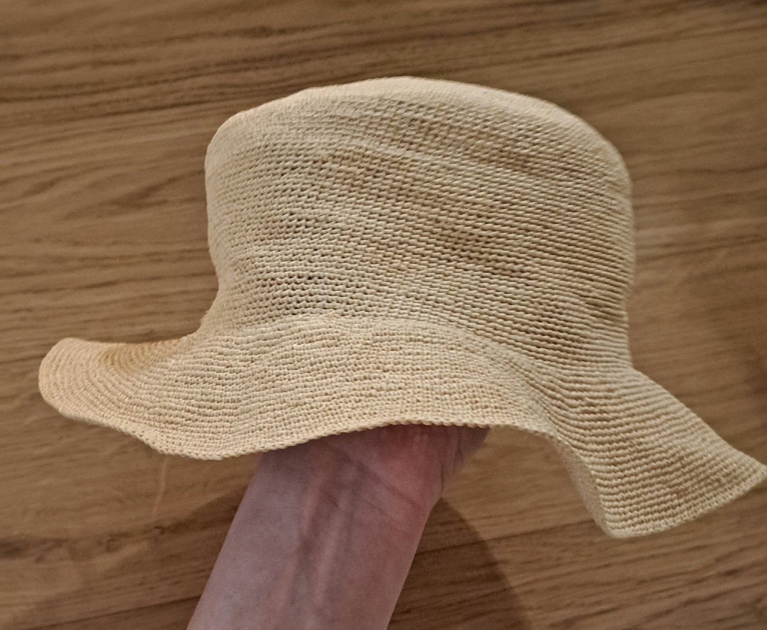 Copricapi, berretti & cappellini: Fairer Strohhut vom Waschbärshop – Nuovo (secondo la descrizione) da Richterswil venduto da Viorella