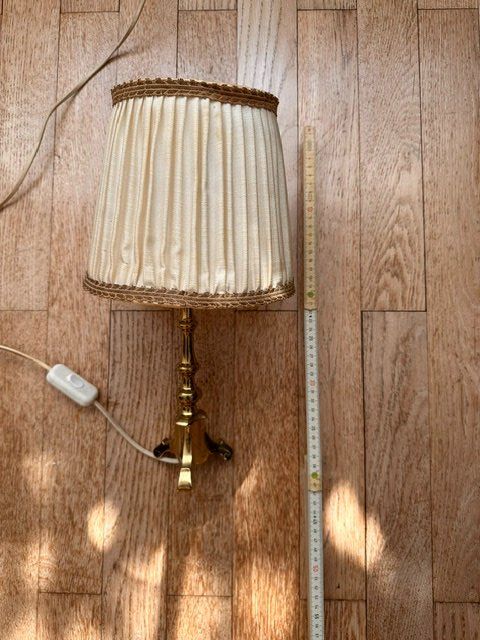 Lampes: Tischleuchte mit massivem Messingfuss & Stoffschirm – D'occasion à Aarwangen par kiwifan71 4