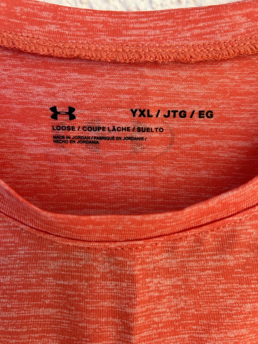 Under Armour T-Shirts: Sportshirt lachsfarben – Neu (gemäss Beschreibung) aus Uster von lis_7rjr 2