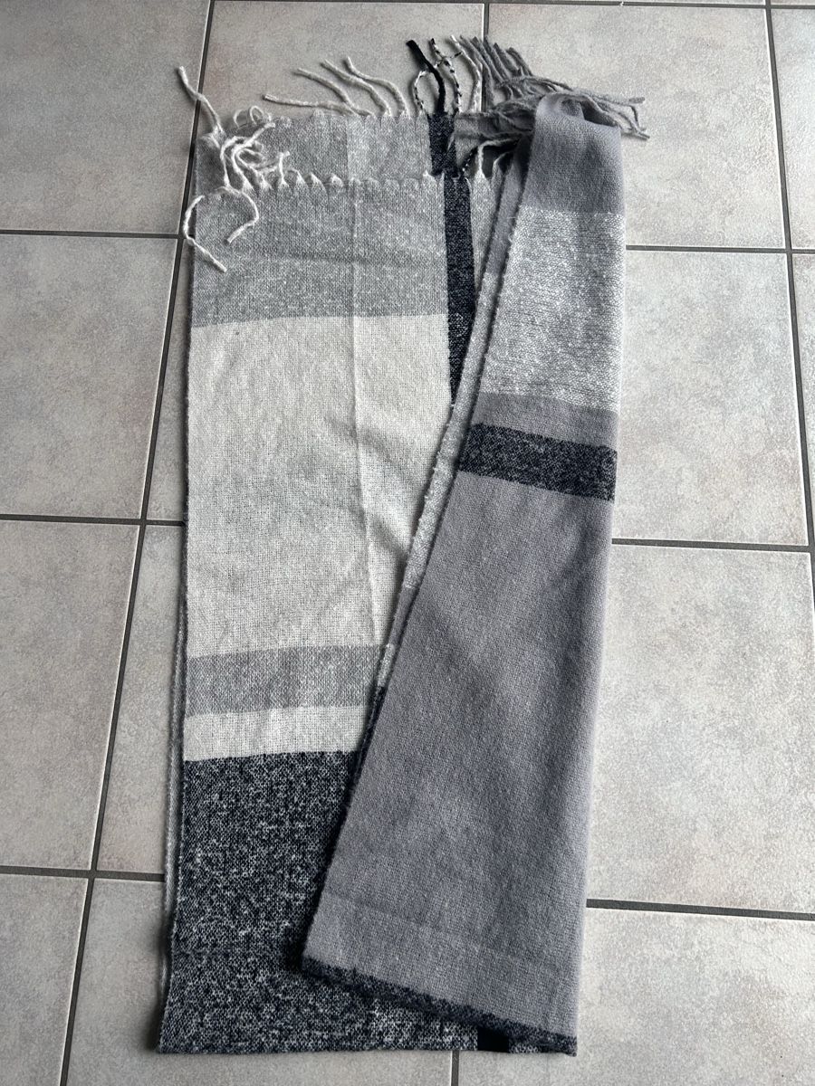 Foulard & Sciarpe: Schal – Usato da Langenthal venduto da Nadia075