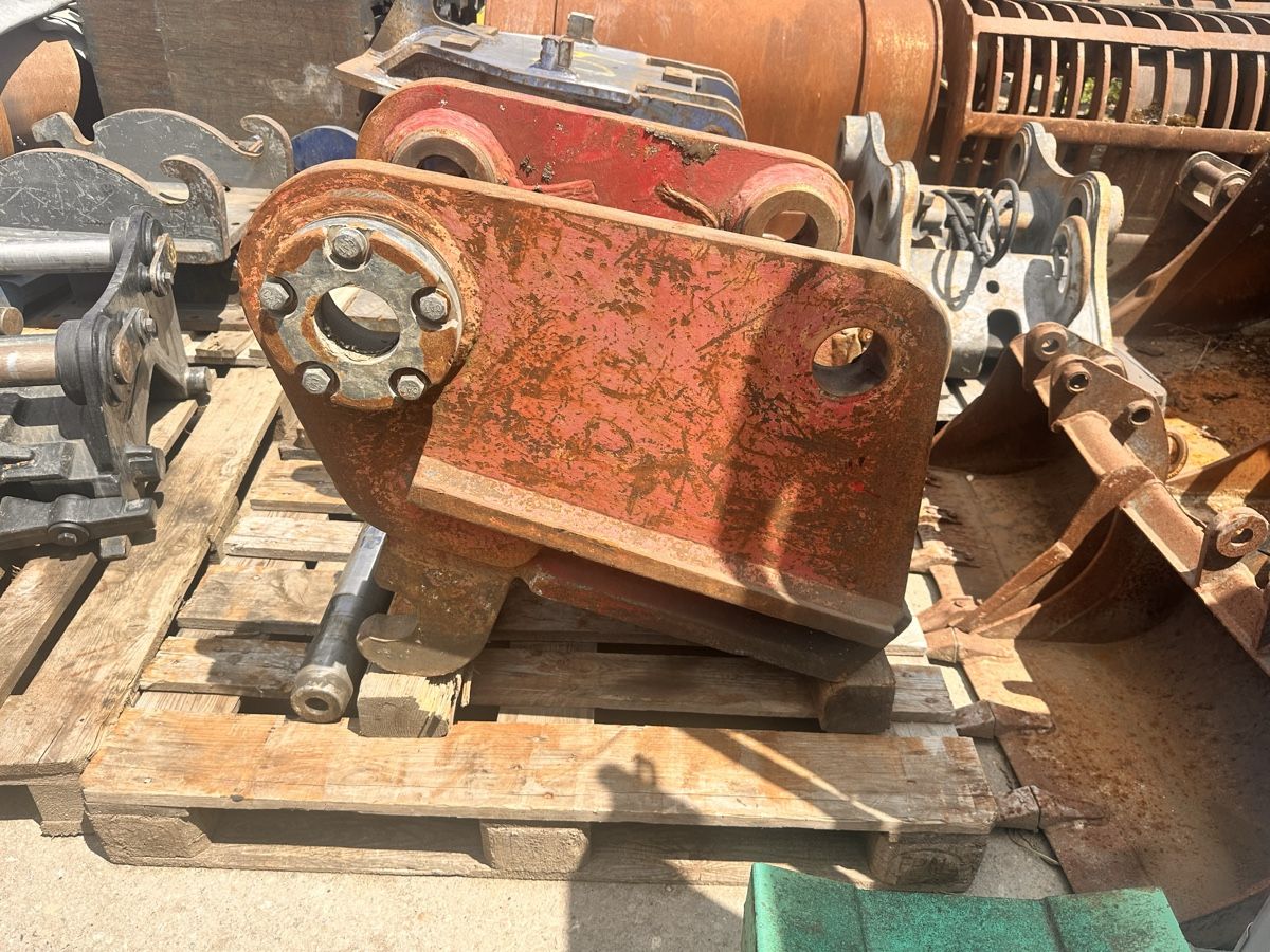 Escavatori: Bagger schnellwechsler , anbauplatte  – Usato da lyssach venduto da brax2019