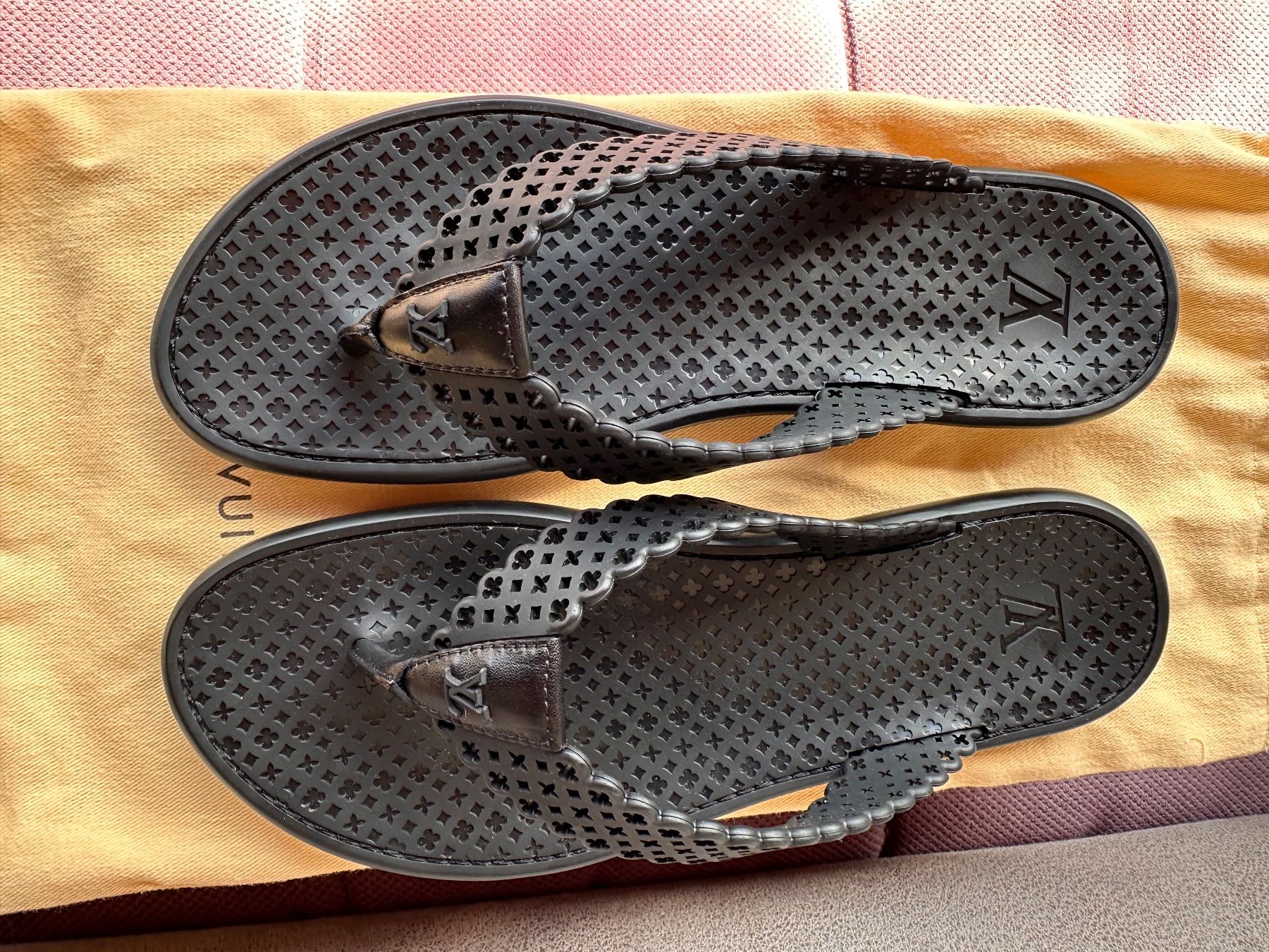 Louis Vuitton Scarpe da donna: Tongs Louis Vuitton Monogram – Nuovo e nell'imballaggio originale da Bouveret venduto da seb_rjx8 1