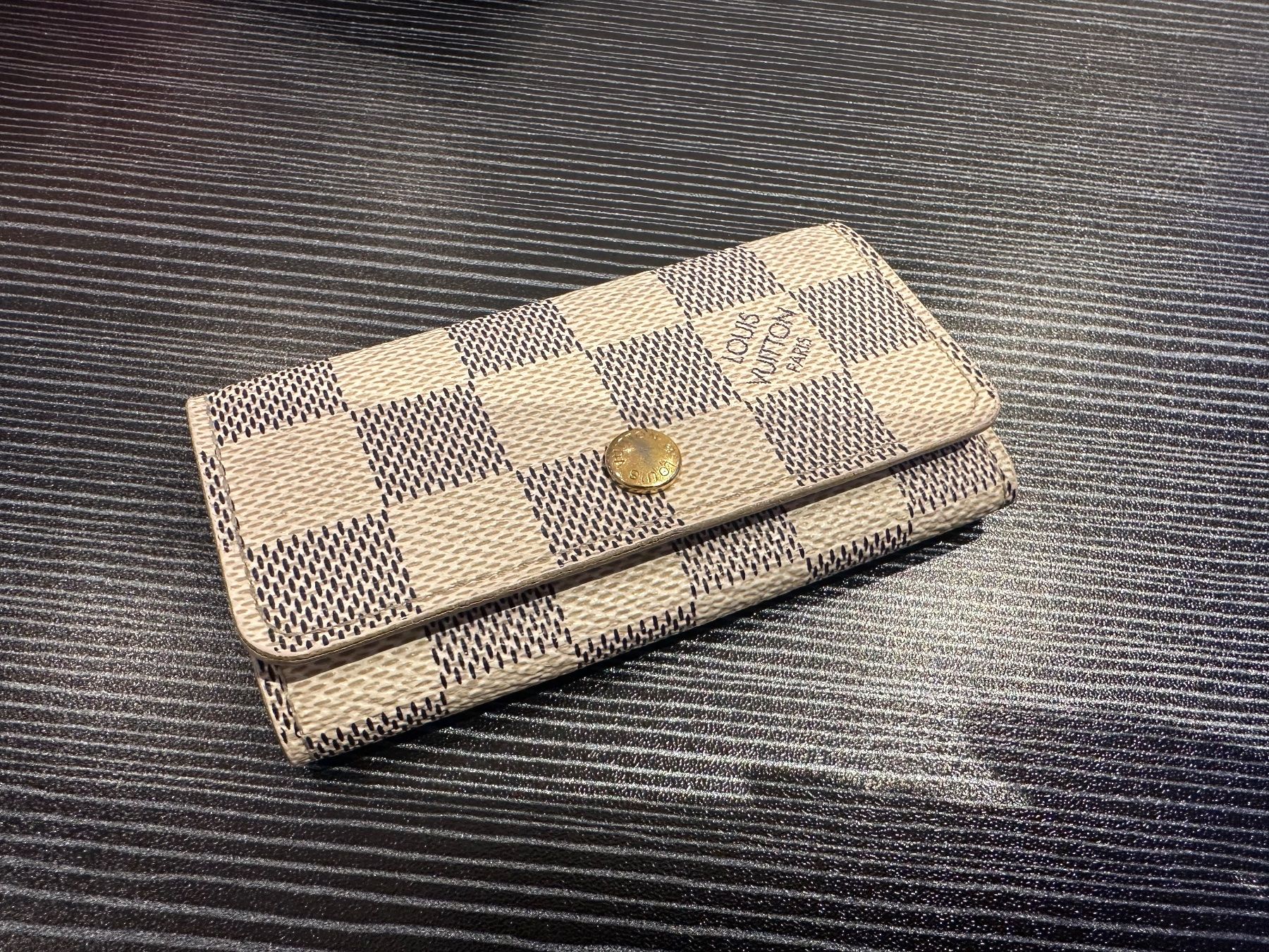 Louis Vuitton Portachiavi: Louis Vuitton Schlüsseletui - Nr. 704 – Usato da Hittnau venduto da LuxAndMore