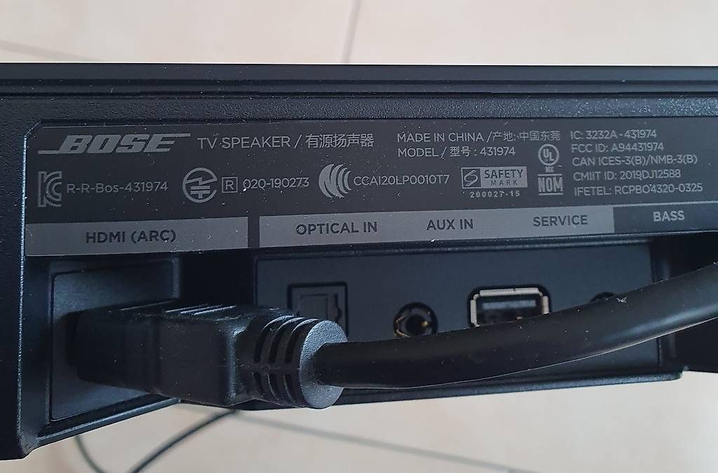 Casse acustiche: Barre de son Bose TV Speaker (Bluetooth, HDMI, télécommande) – Usato da Ballaigues venduto da alb_wky6 1