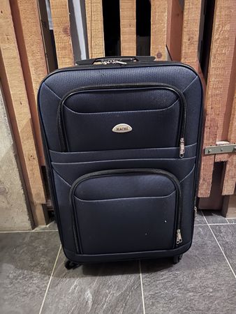 Koffer für Reise (total neu)