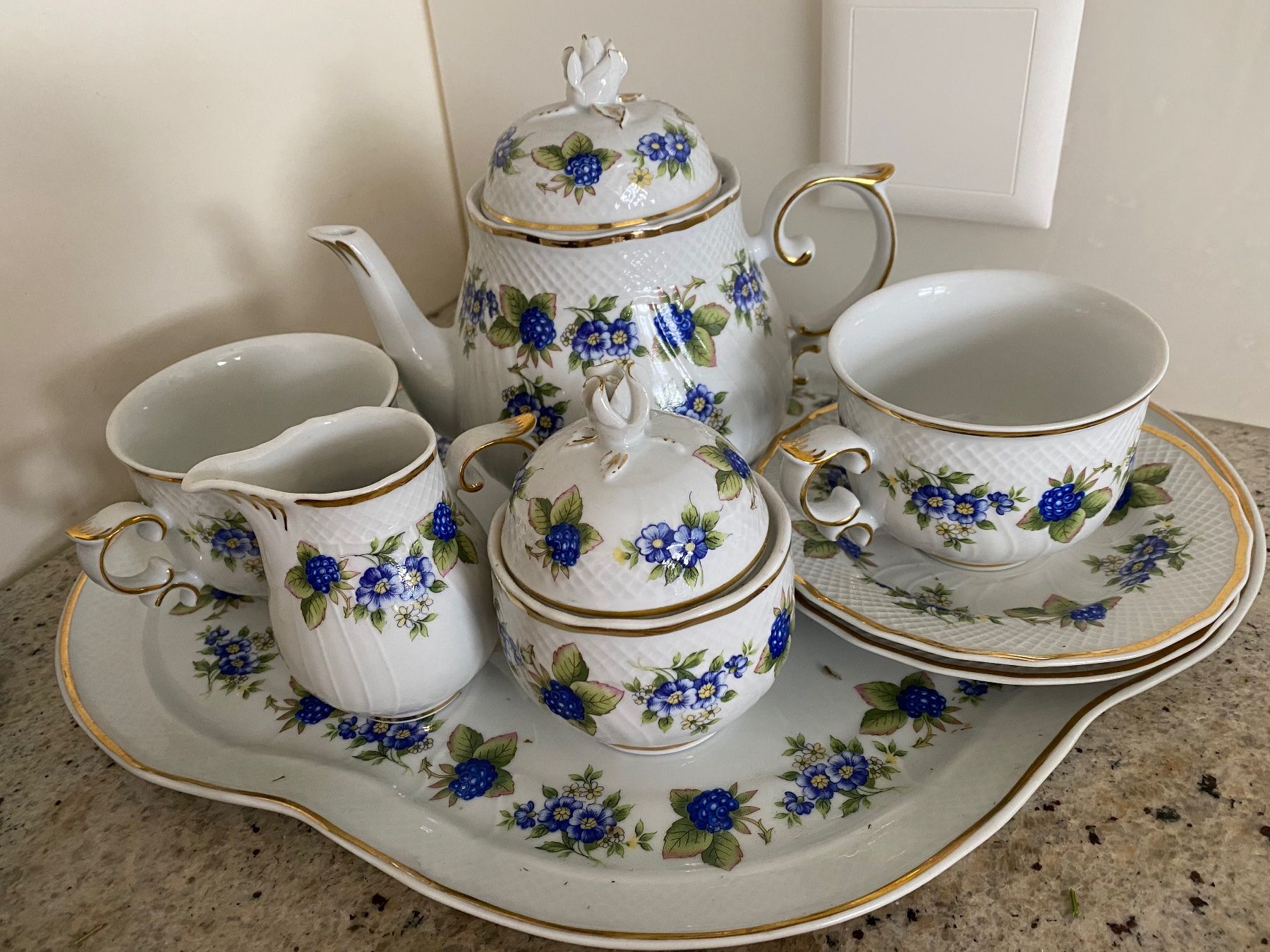 Set di piatti: Teeservice – Usato da Triesen venduto da vla_z6rh 1