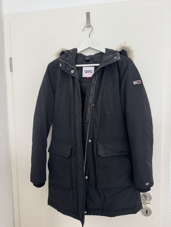 Tommy Jeans Winterparka schwarz Grösse S getragen