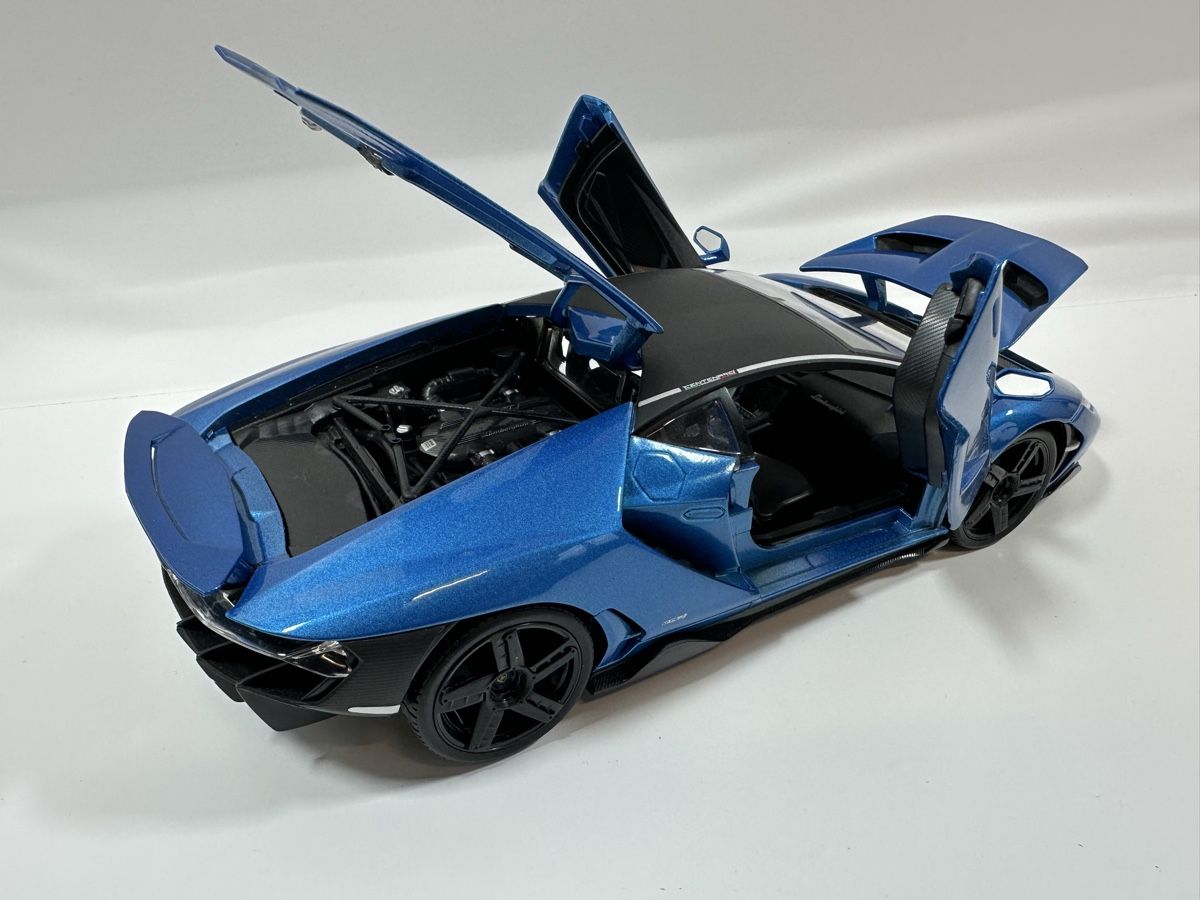 Maisto Modellautos: Lamborghini Centenario 1:18, blau-schwarz, MAISTO – Gebraucht aus Zofingen von rf9_x2xt 5