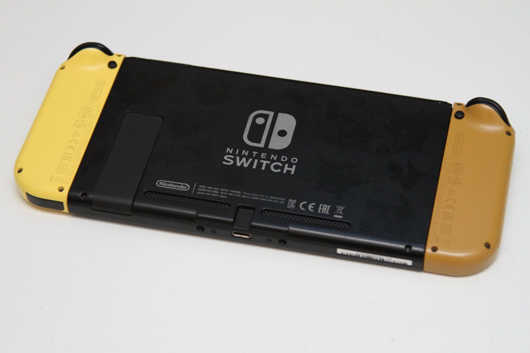 Nintendo Console: Nintendo Switch Pokémon Let's Go Edition – Usato da Basel venduto da camelot99 2