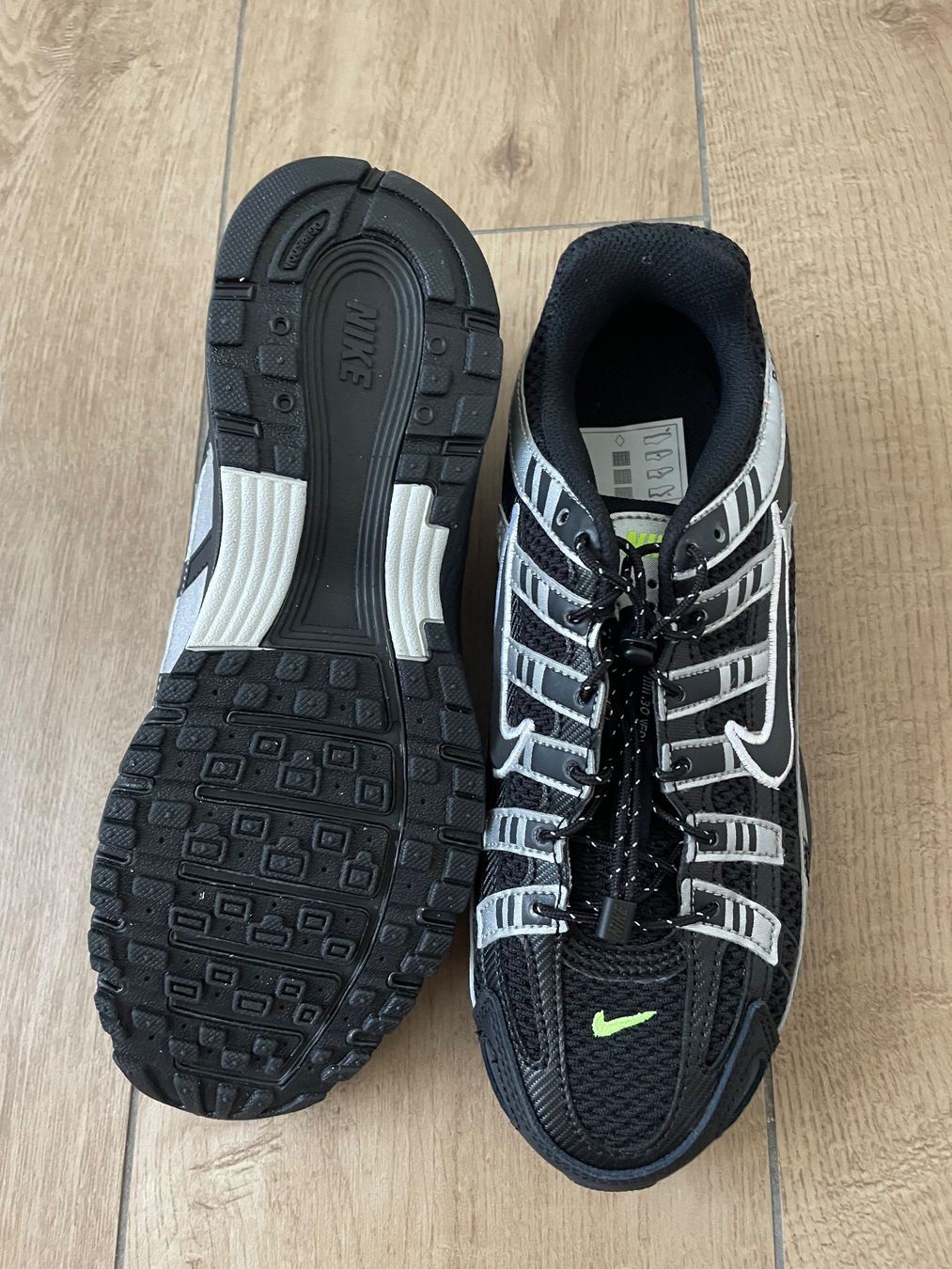 Nike Scarpe per ragazzi: Nike P-6000 (GS) Gr. 39 NEU – Nuovo e nell'imballaggio originale da Waltenschwil venduto da hansnine 3