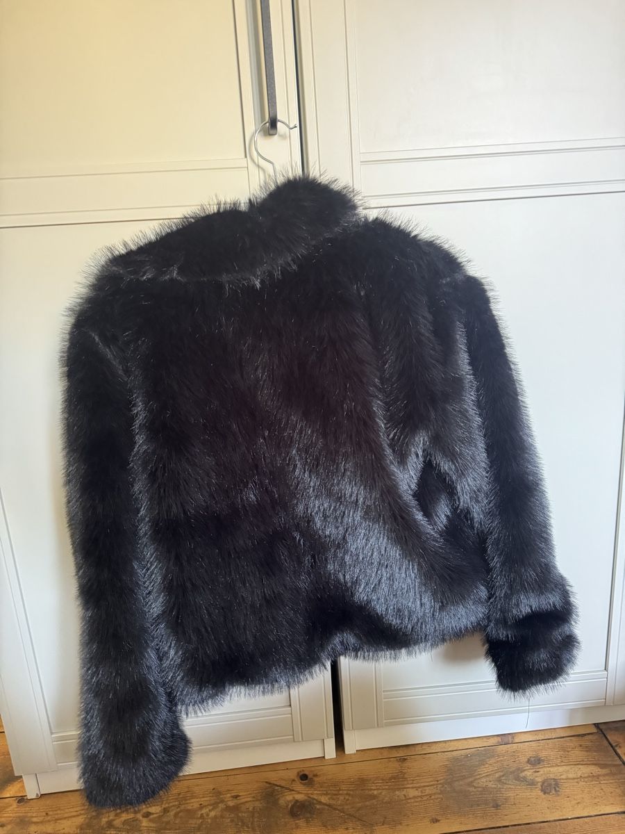 Only Giacche: Fake Fur Jacke Only S schwarz – Usato da Zürich venduto da len_str8 2