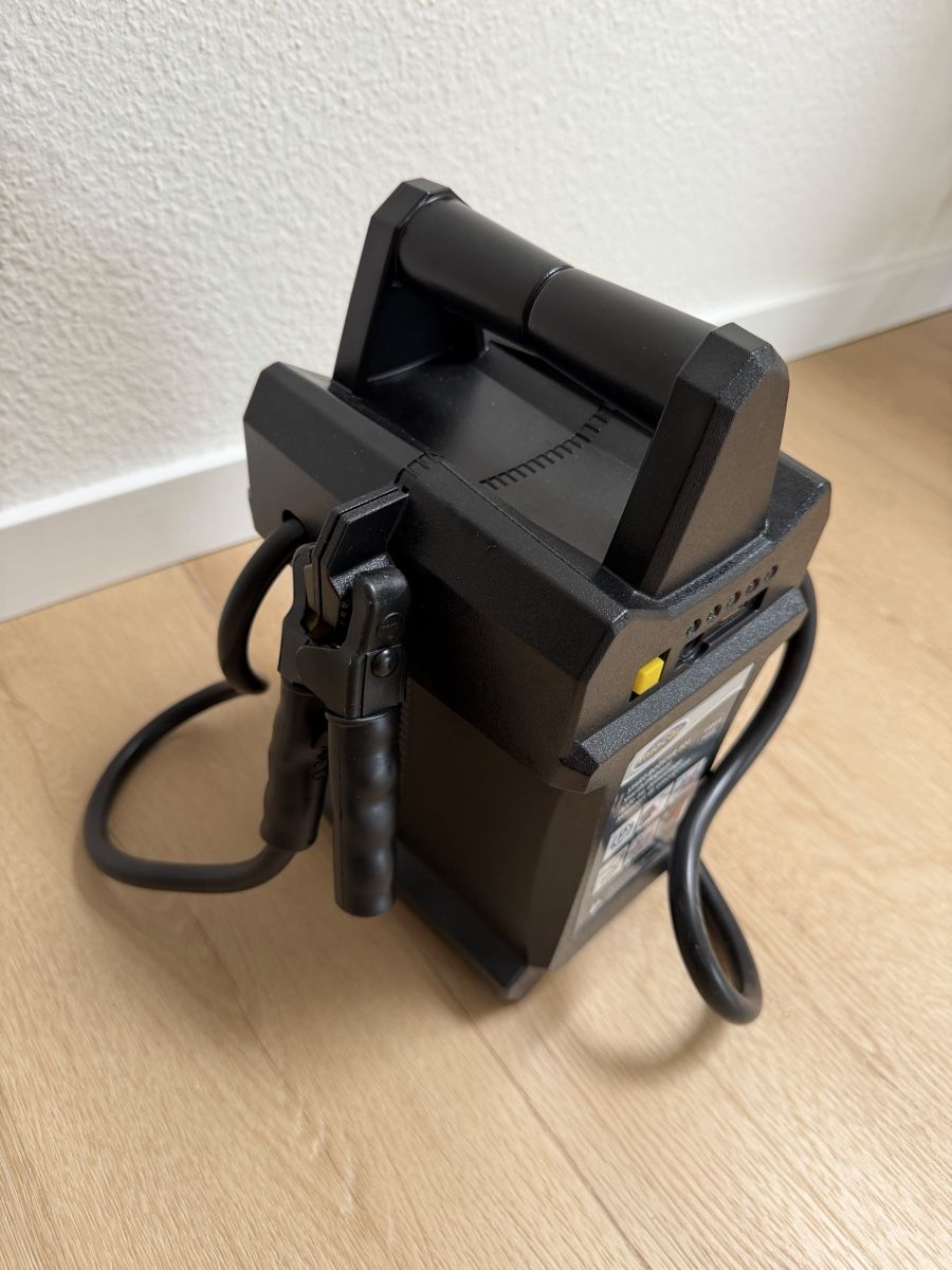 Caricabatterie: Start-Booster Starthilfegeraät 12V-Auto – Usato da Baar venduto da DiorHomme 1