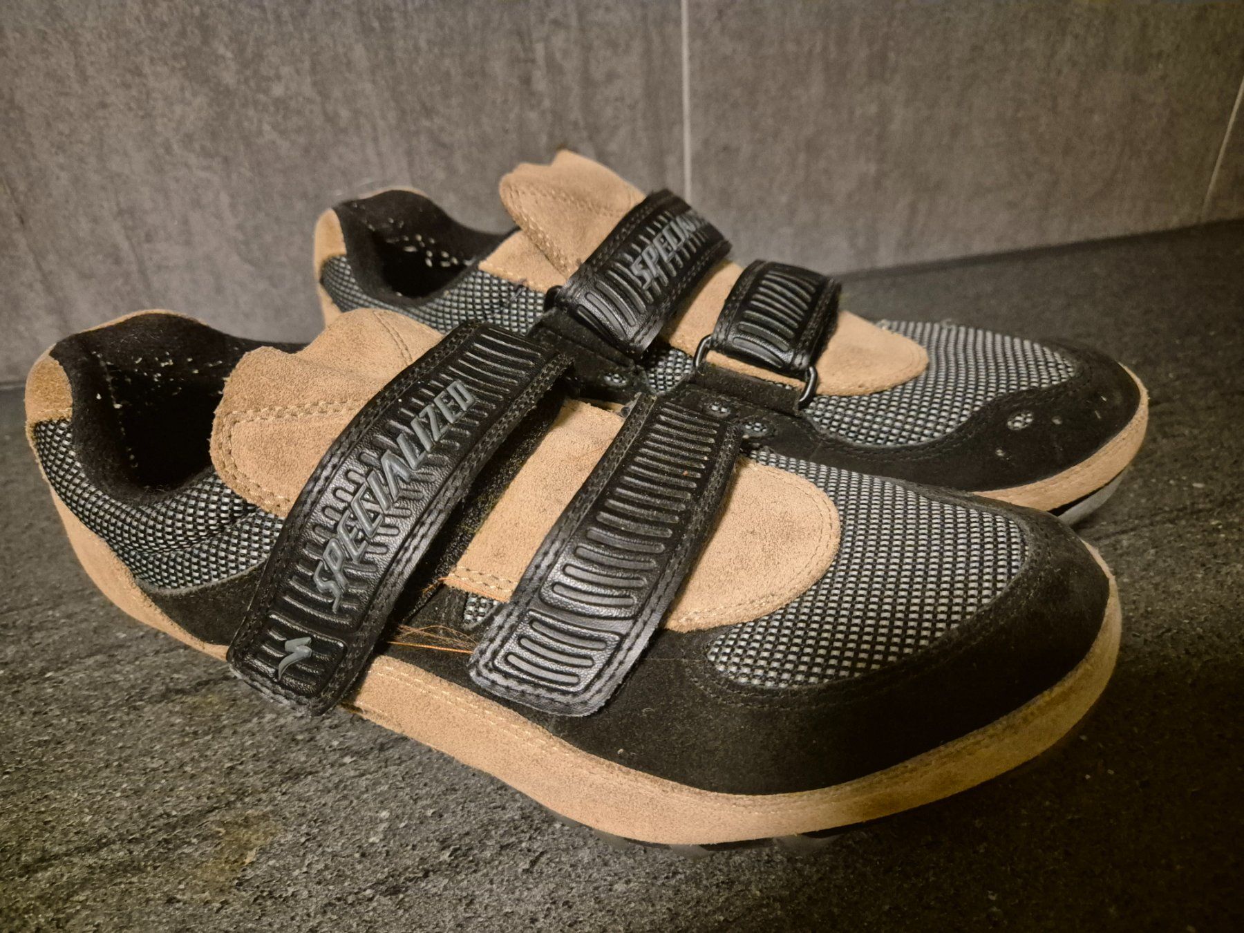 Specialized Scarpe da uomo: Specialized bicycle clip-in shoes – Usato da Essertes venduto da onezoneplay 1