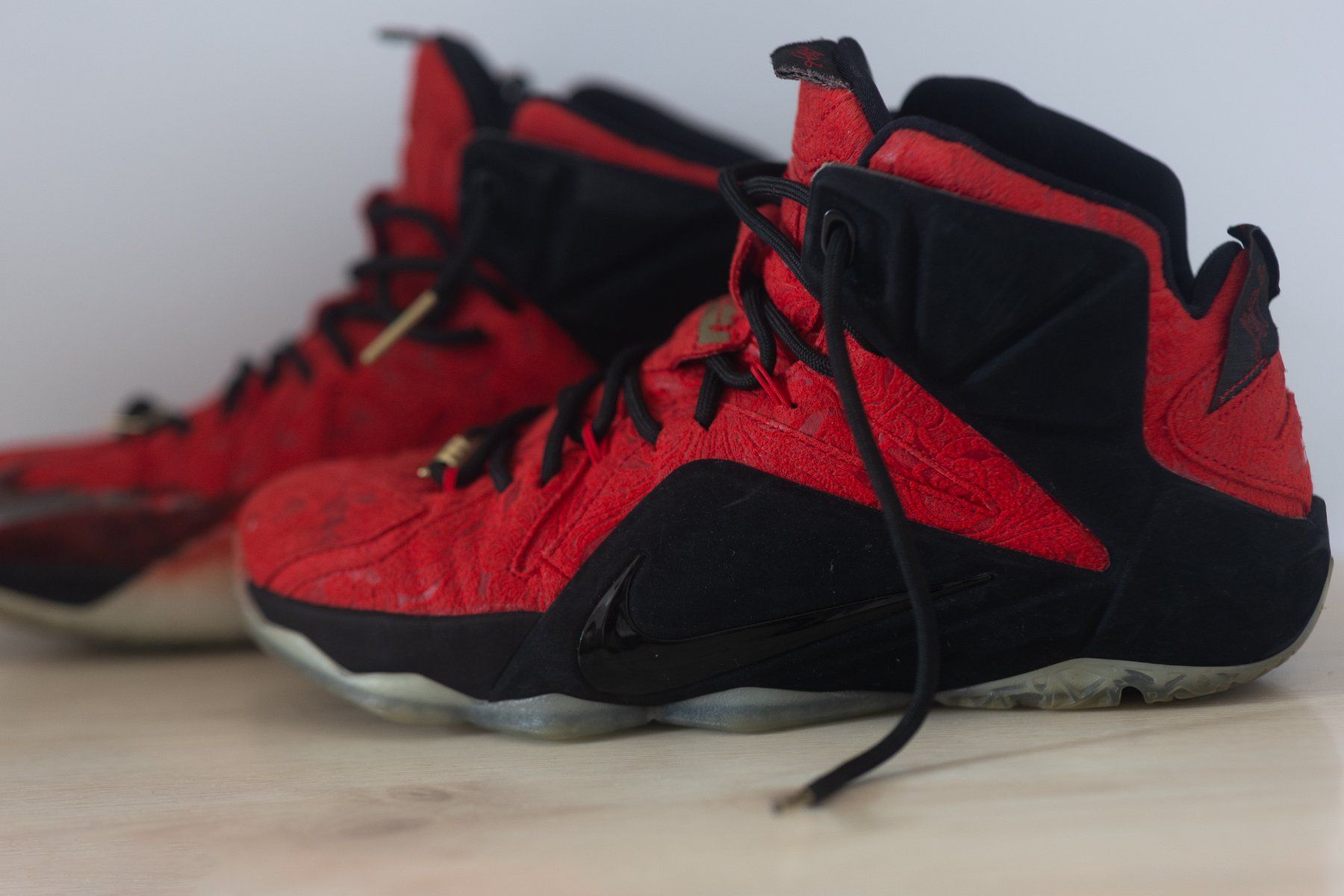 Nike Scarpe da uomo: Nike LeBron 12 EXT King's Cloak – Usato da Bern venduto da Flo_Brunner