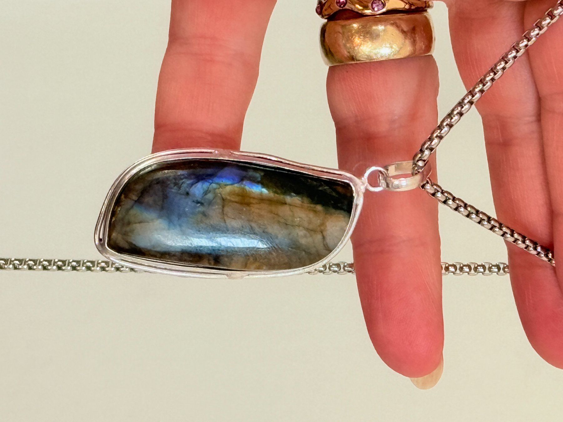 Catenine: Labradorite - Pendentif unique en son genre! – Nuovo e nell'imballaggio originale da Genève venduto da AGBERG 4