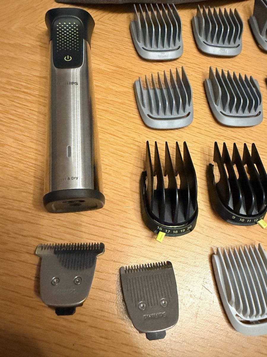 Philips Rasoi & Lamette da barba: Philips Series 9000 – Usato da Weinfelden venduto da rocha10 1