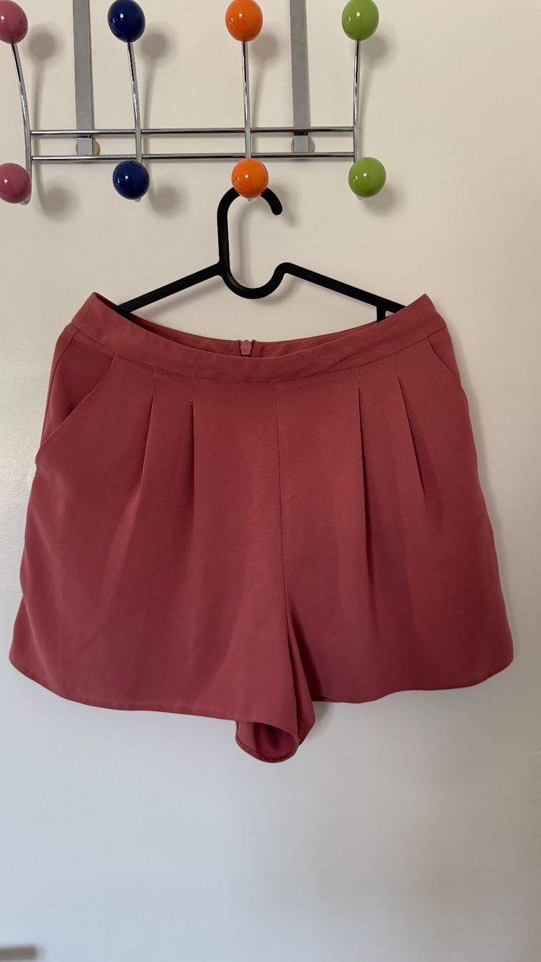 Pantaloni: Sommerliche luftige Shorts, Grösse 38 – Usato da Luzern venduto da Ecila007