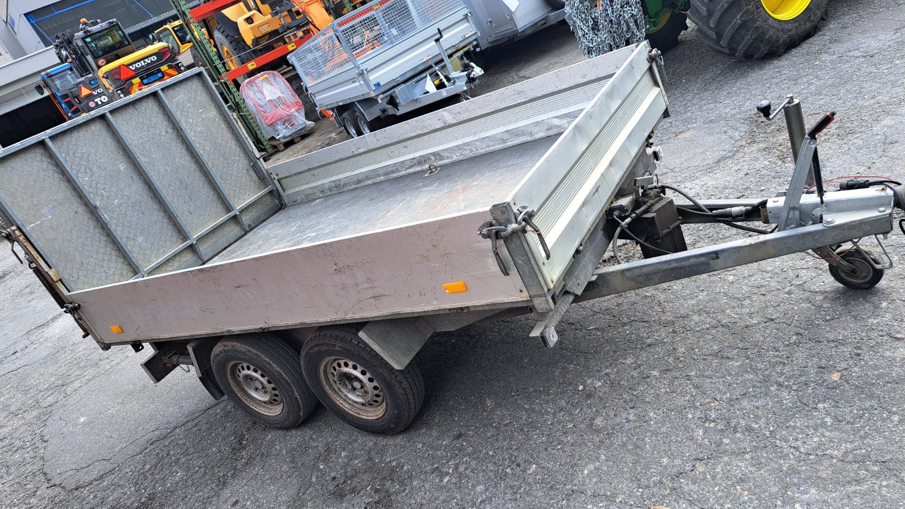 Humbaur Rimorchi: Humbaur Anhänger Dreiseitenkipper – Usato da Landquart venduto da Roaebla 2