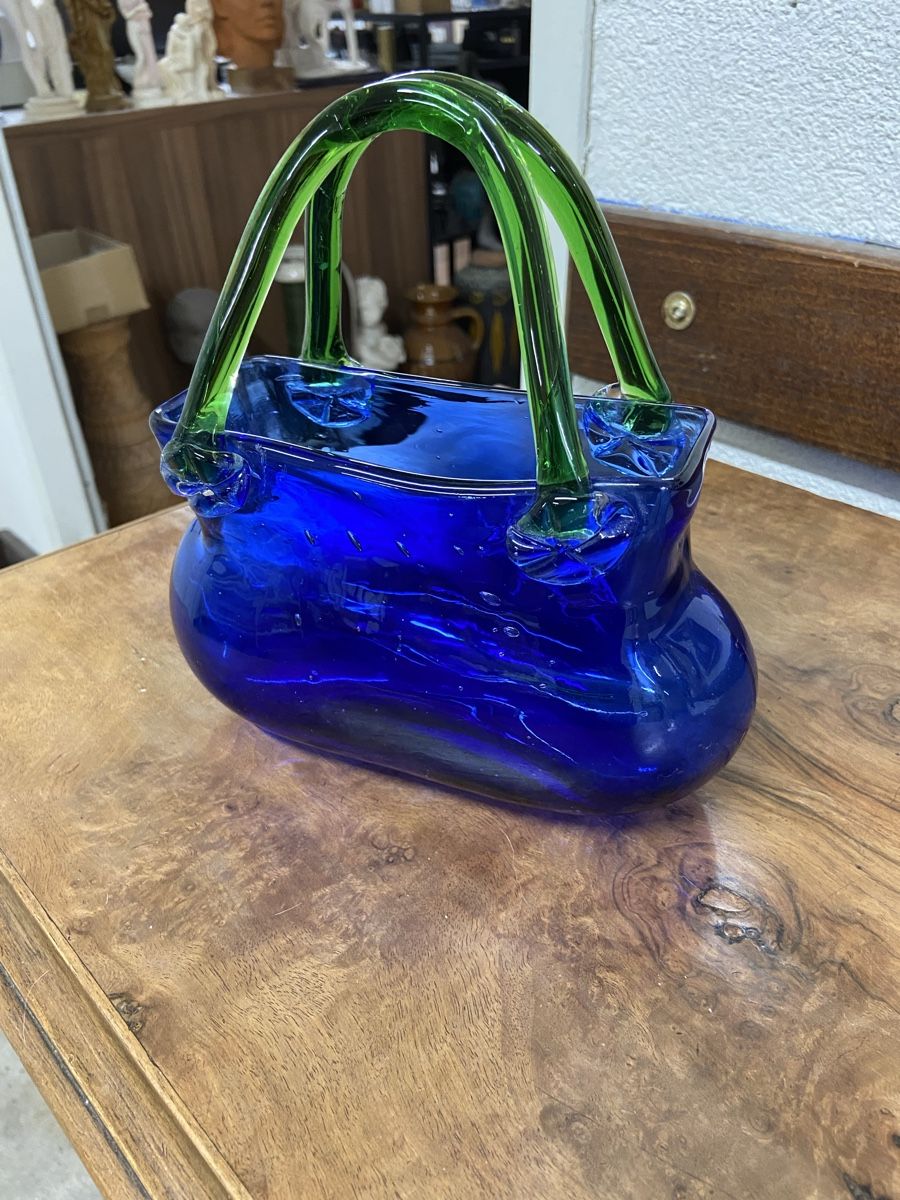 Murano Vasi & Recipienti: Blaue Glasvase Handtasche Form Murano? – Usato da Dietikon venduto da brocki-eyra