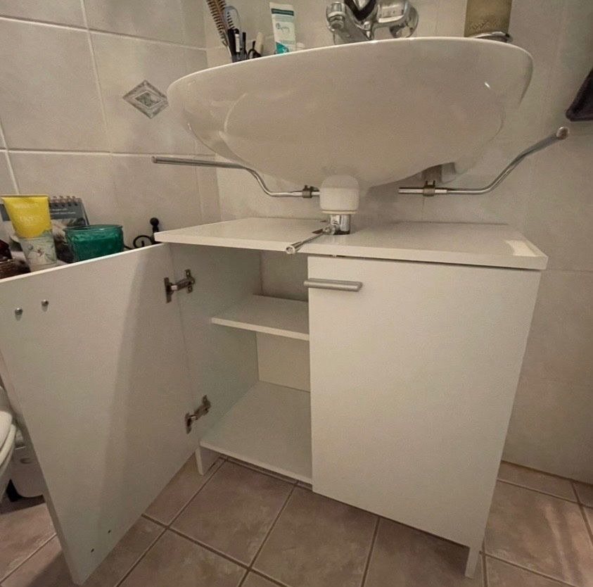 Badezimmermöbel: Lavabo / Bad Möbel – Gebraucht aus Hochdorf von s_b_z8q9 1