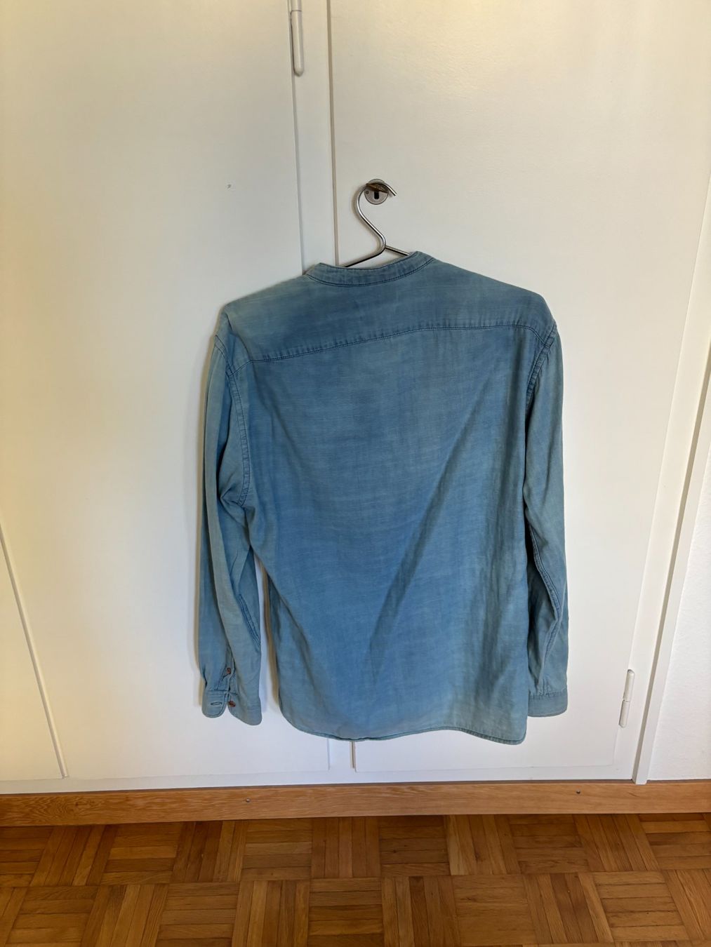 Camicie: Helles Celio Jeansemd mit Stehkragen – Usato da Bern venduto da l_schweizer14 2