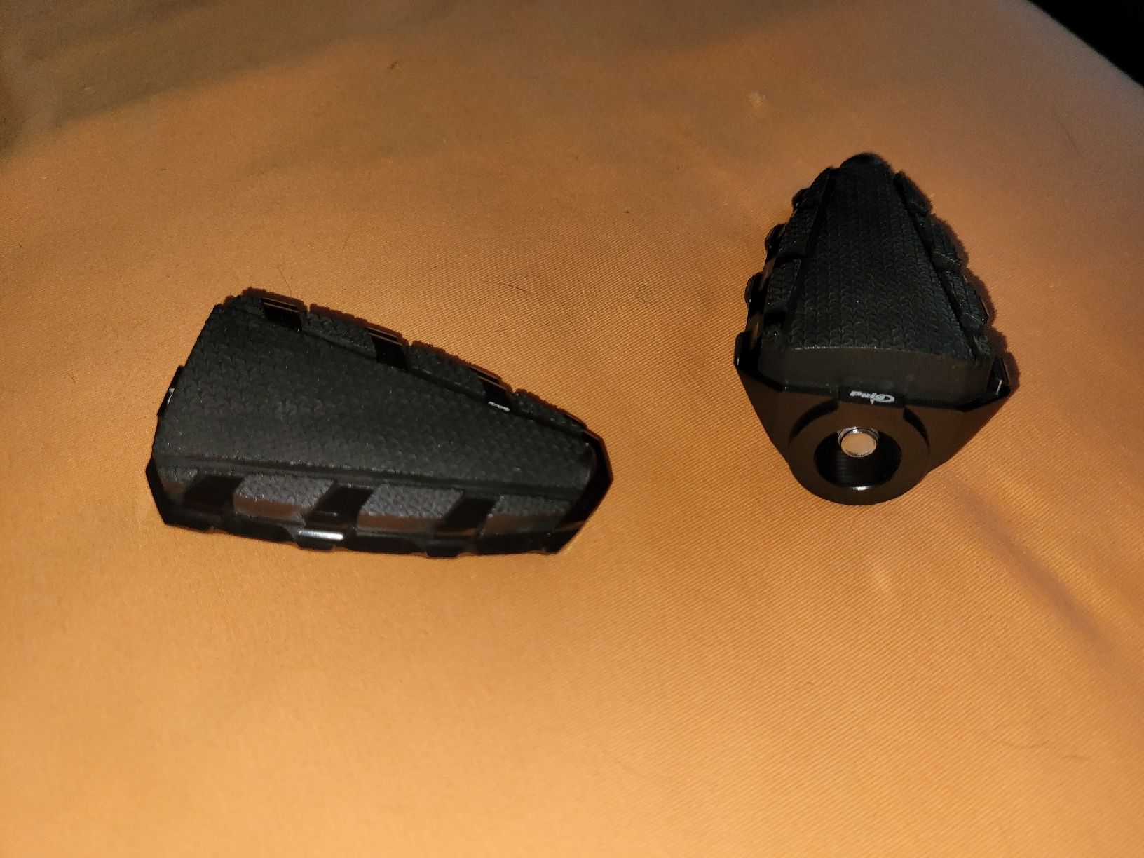 Puig Tutti i ricambio per moto: Fussrasten puig aluminium schwarz  winkel einstellbar – Nuovo e nell'imballaggio originale da Lupfig venduto da Metallica81 1