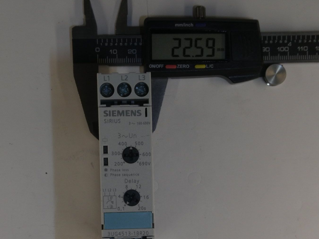 Siemens Componenti elettronici: SIEMENS Spannungs-Überwachungsrelais – Nuovo (secondo la descrizione) da Fulenbach venduto da Hach0 2