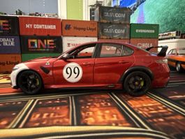 Alfa Romeo Giulia GTA  (99)  1:18