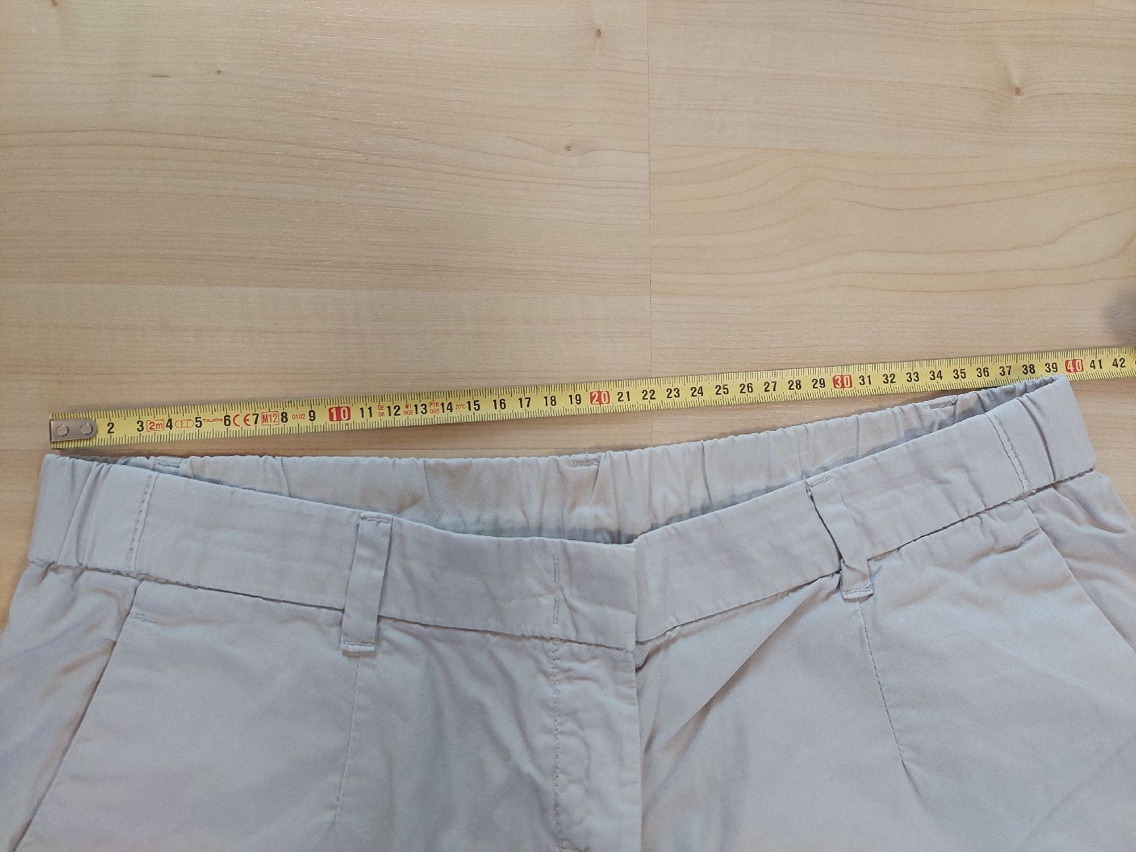 Esprit Pantaloni: Hosen Esprit beige/grau Baumwolle – Usato da Gränichen venduto da JaelRoost 1