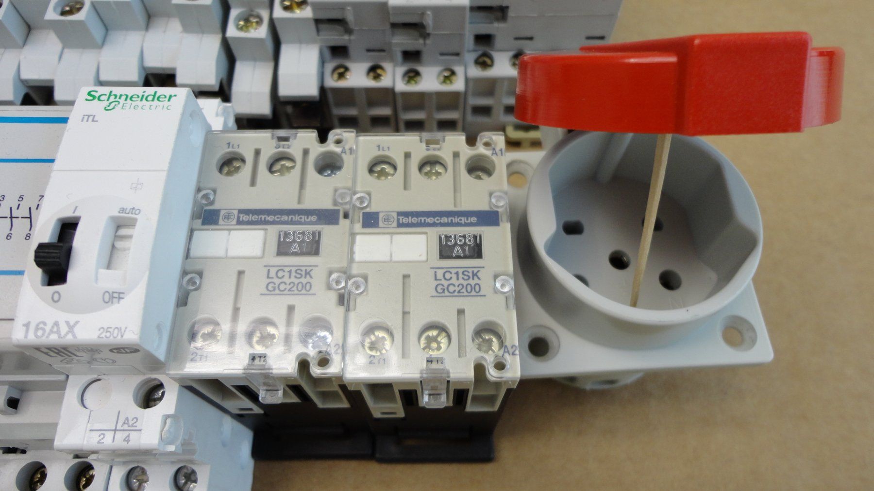 Hager Alimentazione elettrica: FI/LS Leitungsschutzschalter hager – Usato da Emmen venduto da Dora024 9