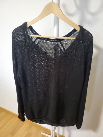 Schwarzer Strick-Pullover, ca. Grösse L, luftig leicht!