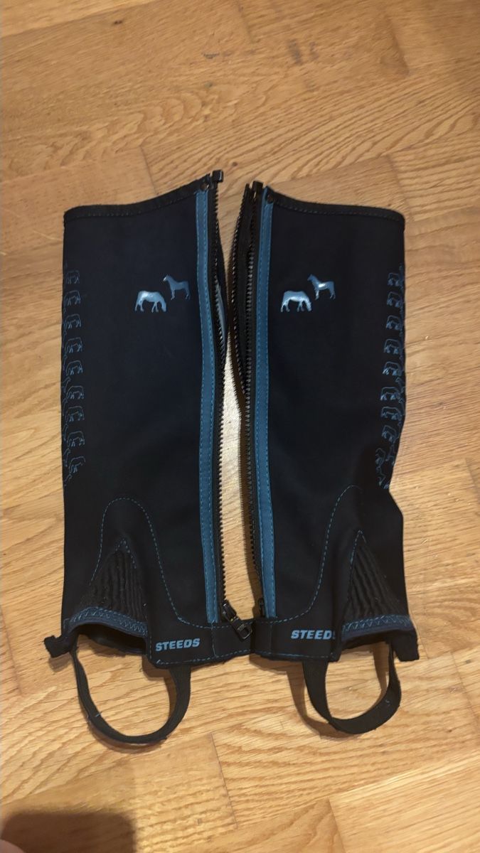 Stinchiere & Fasciature: Chaps von Steeds Gr. KM (Kinder M) – Usato da Wetzikon ZH venduto da pinkilady44