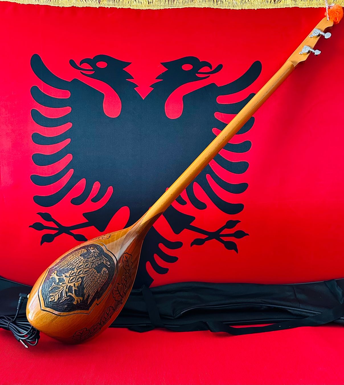 Musikinstrumente: Qifteli  mit integriertem Mikrofon. – Neu und originalverpackt aus Kirchberg SG von rex_pfd8 1