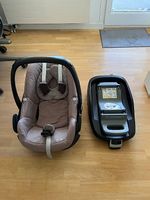 Maxi Cosi Pebble Babyschale inkl. Isofix Station und Zubehör
