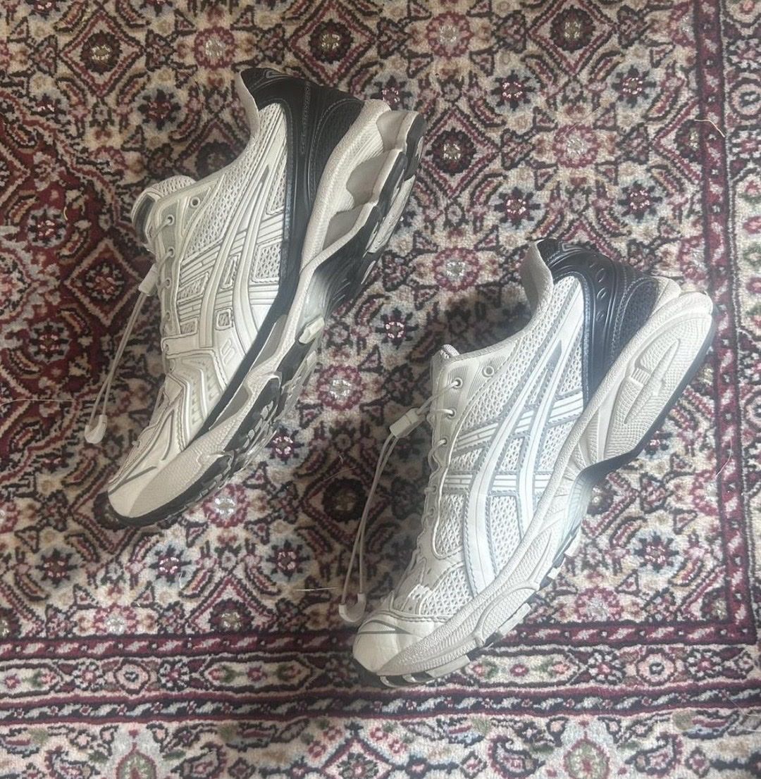 Damenschuhe: Asics Sneaker – Neu (gemäss Beschreibung) aus Aarau von lus_rz6v