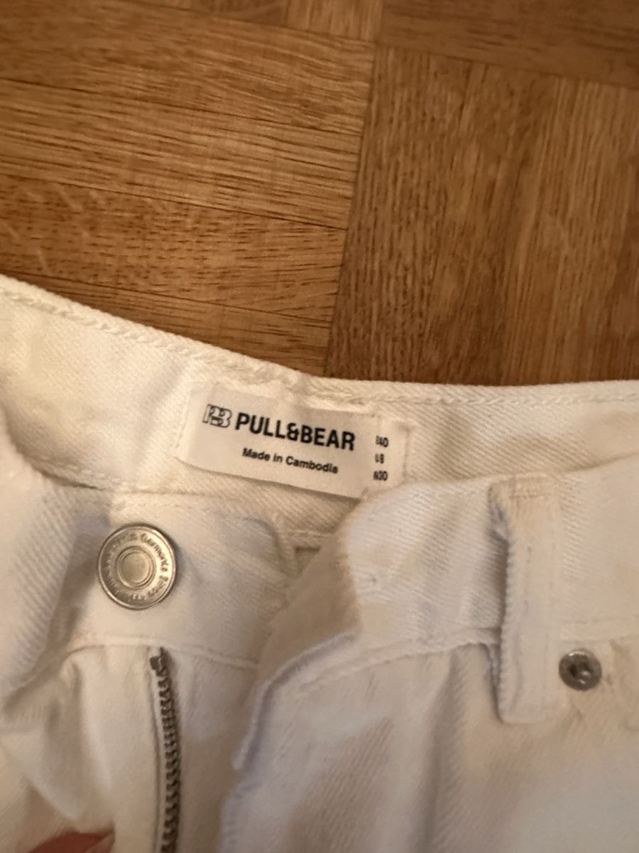 Pull&Bear Jeans: Weisse Shorts von Pull&Bear, Grösse 40, Top Zustand – Usato da Dierikon venduto da anfuchs 1