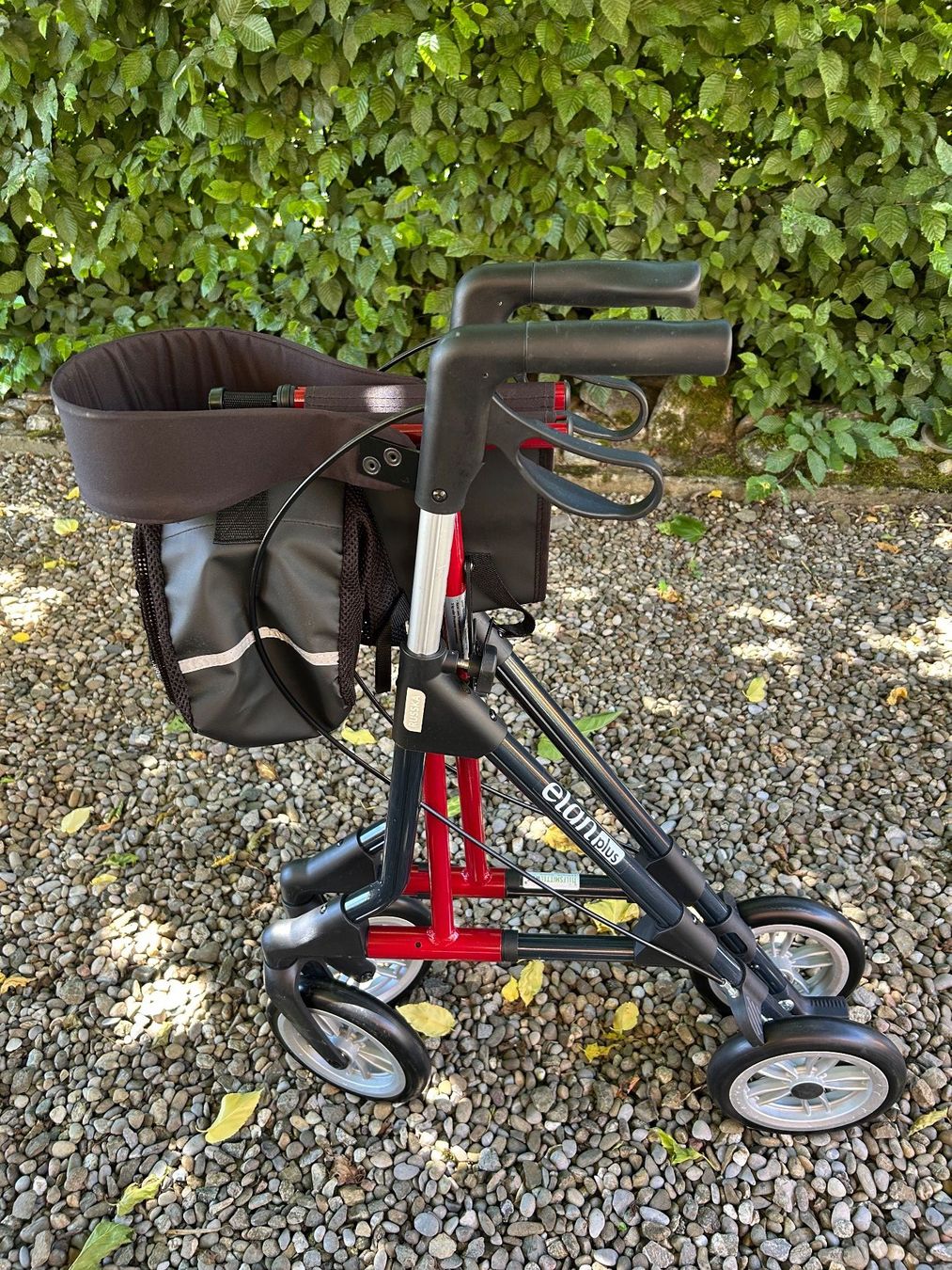 Ausili per la deambulazione: Rollator Russka Elan plus anthrazit/dunkelrot – Usato da Kirchdorf AG venduto da ColorPurple 1
