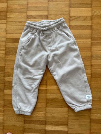 ZARA Hosen Gr 104