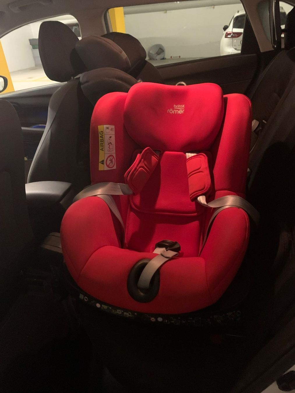 Britax Römer Auto-Kindersitze: Kinder-Autositz Britax Römer Dualfix2 R – Gebraucht aus Bülach von Loredana13 3
