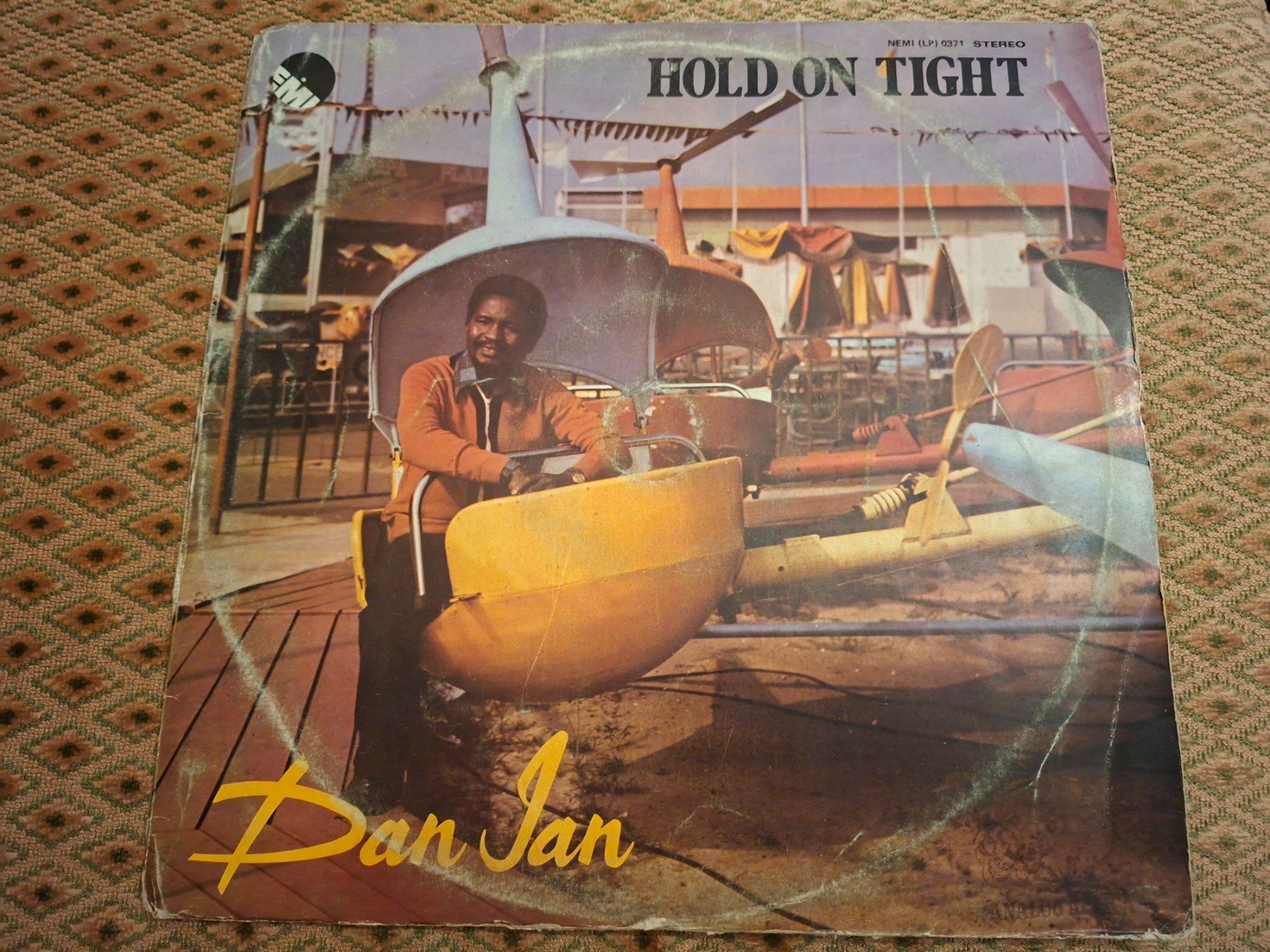Vinyles: African Reggae LP - Dan Ian - Hold On Tight - 1978 – D'occasion à Bernex par Wannabehasbeen01