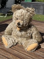 Alter Teddybär hellbraun mit Filzpfoten guter Zustand