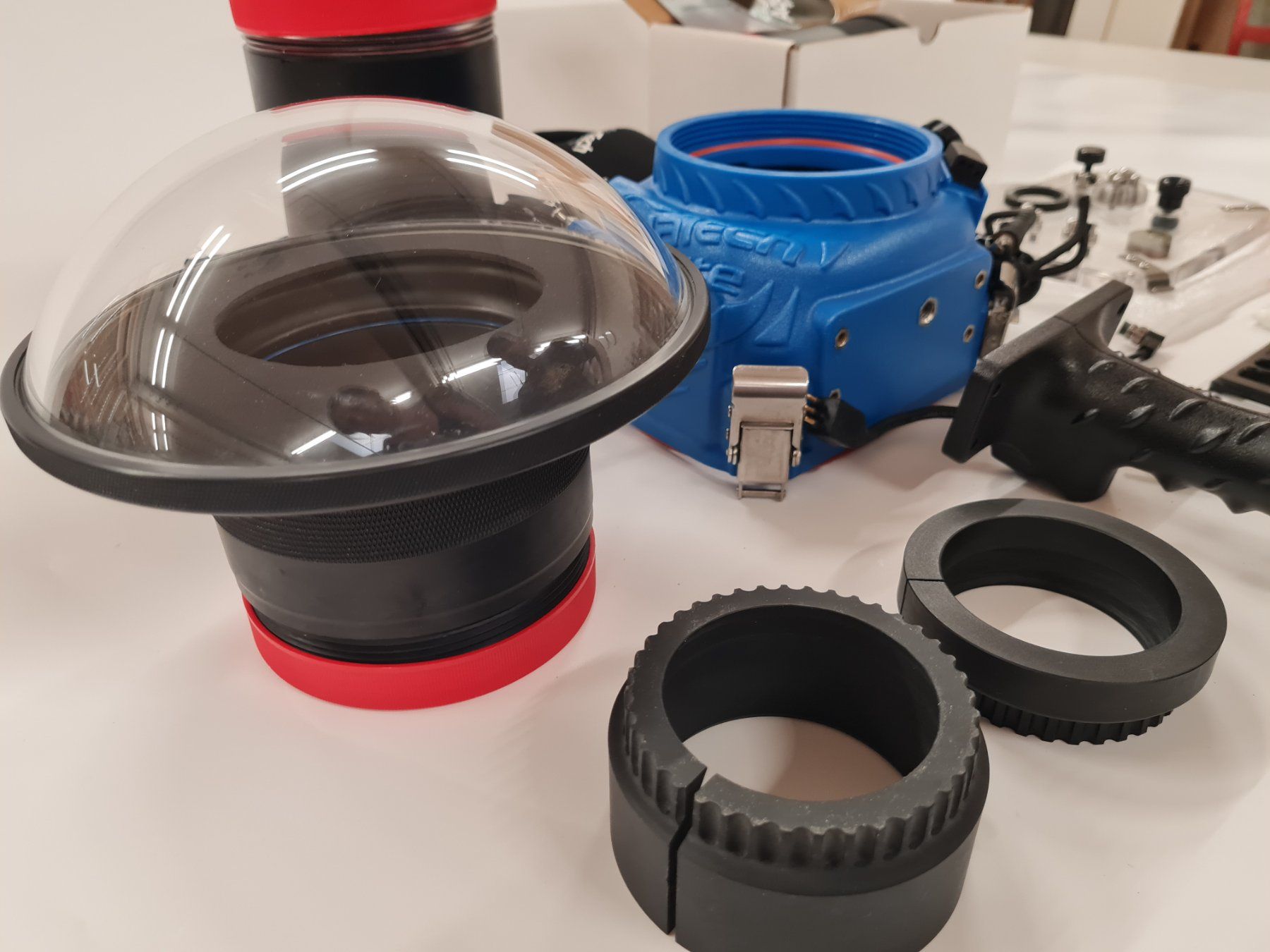 Lampes & Photographie: Grosses AquaTech Elite Unterwasser-Set – D'occasion à Blumenstein par Funicorn 1