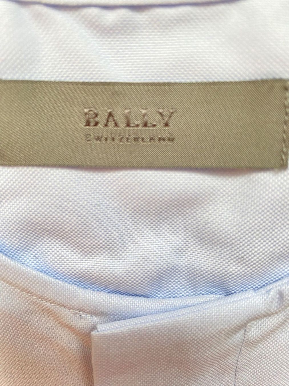 Bally Camicette: Bally Switzerland Bluse hellblau Grösse 36 – Nuovo (secondo la descrizione) da Rothrist venduto da lil_tg5m 1