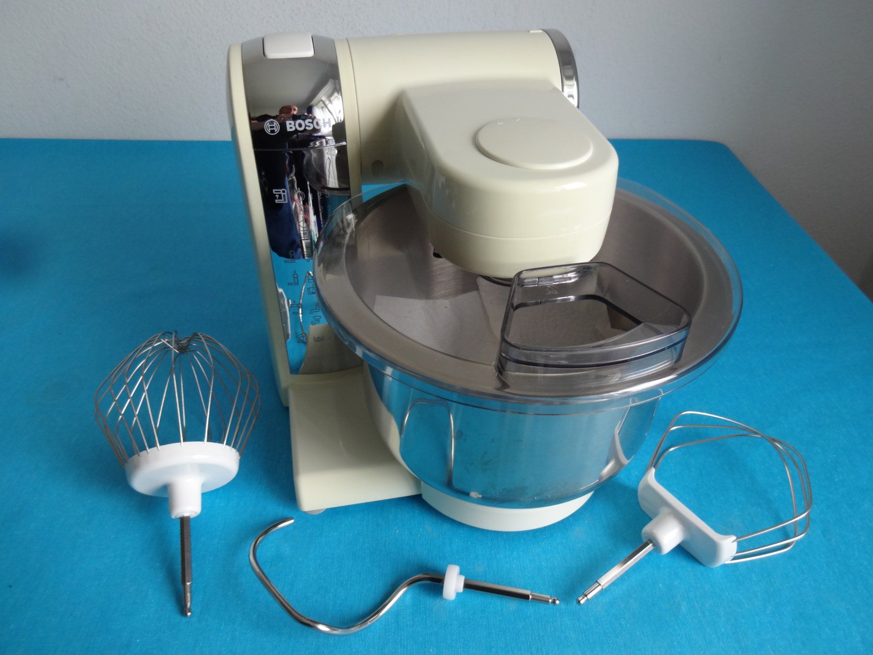 Bosch Elettrodomestici da cucina: * BOSCH - electronic * MUM 46 / 550 Watt – Usato da Frauenfeld venduto da Riaa 4