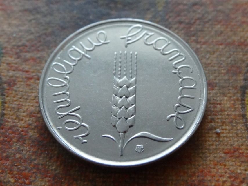 Toutes les monnaies: FRANCE  5 Centimes  1963 – D'occasion à Romanel-sur-Lausanne par Swift13 1