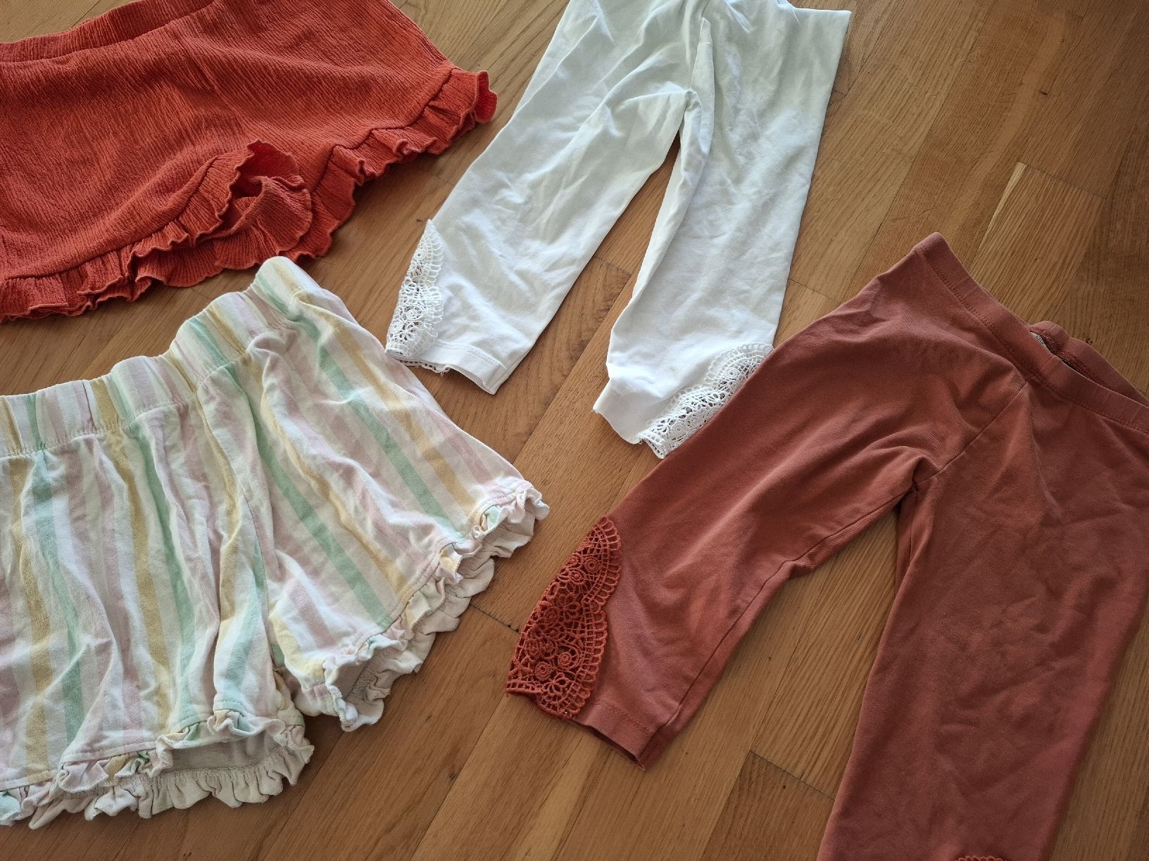 Lotti & Set di vestiti: Sommer Kleiderpaket, Grösse 122 Mädchen Kleider – Usato da Baar venduto da Jhonny18 1