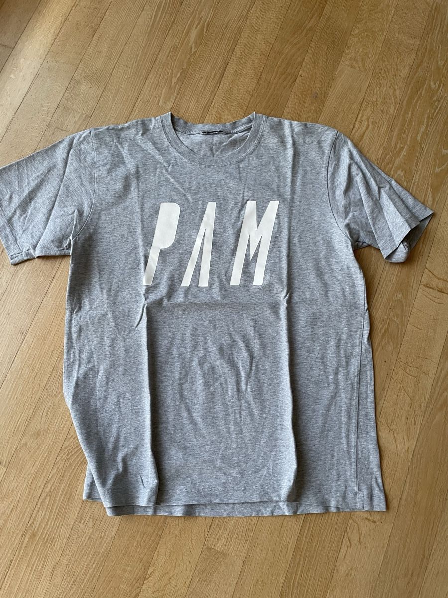 T-shirt: PERKS & MINI PAM TEE VINTAGE GOOD CONDITION SIZE LARGE  – Usato da Basel venduto da aharon.no1
