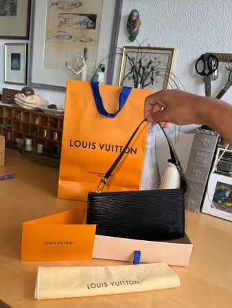 Louis Vuitton Pochette Accessoires 🖤